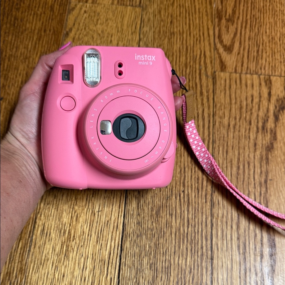 Fujifilm Instax Mini 9 pink Camera - Picture 4 of 6